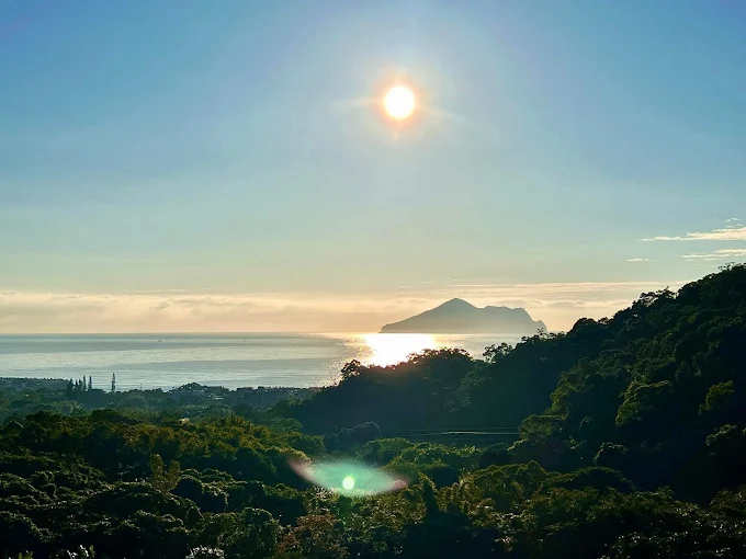 海灣日落全景