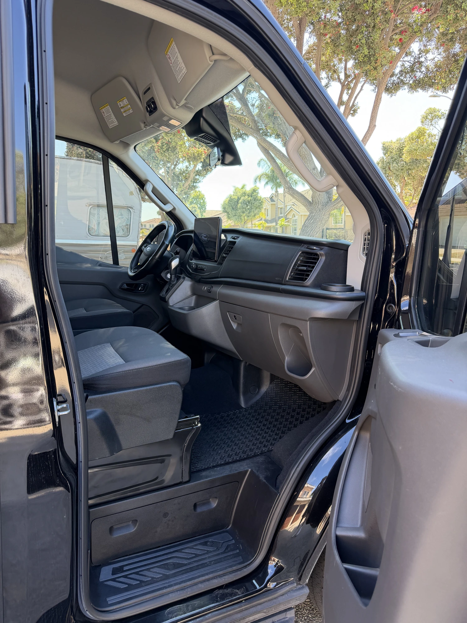 Ford Transit Passenger Van view 8
