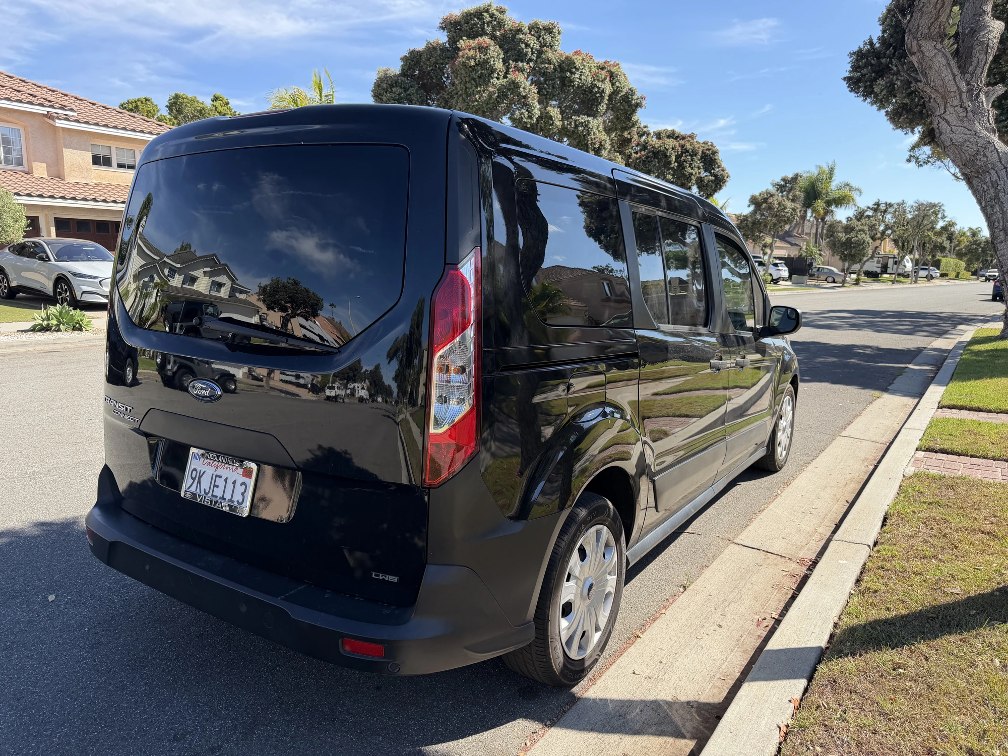 Ford Transit Connect XL LWB view 3