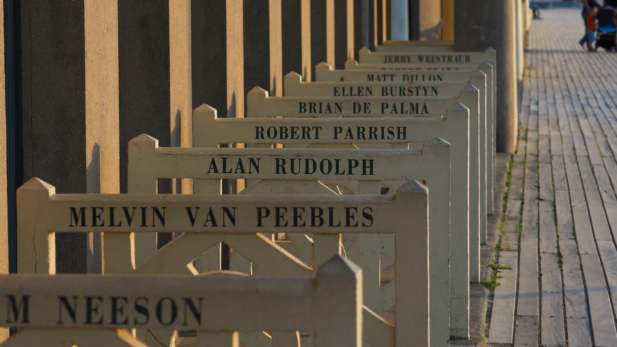 Les noms des stars sur les Planches