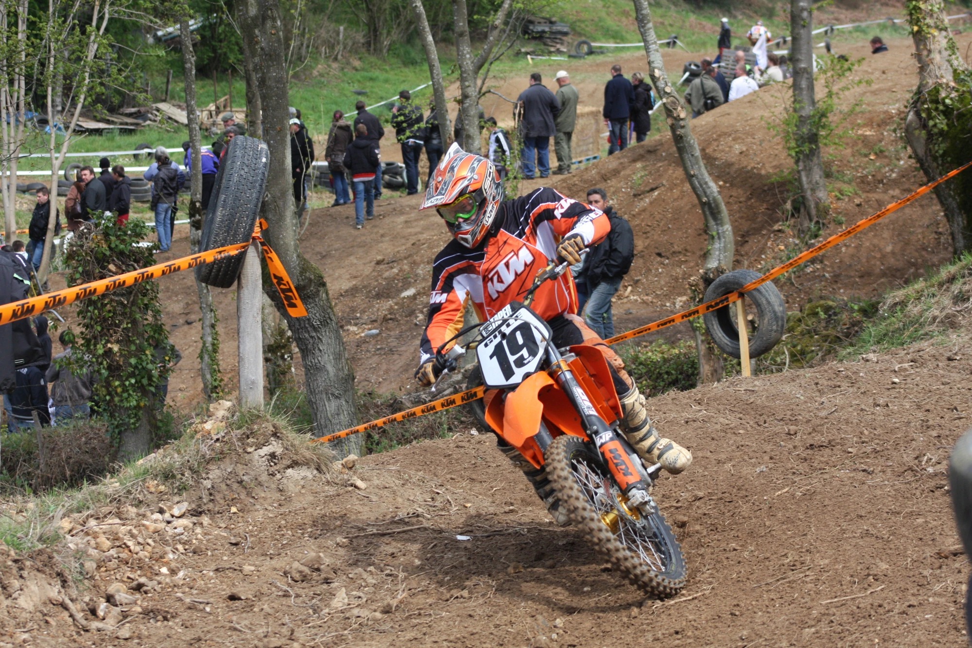 La KTM n°19 à la corde