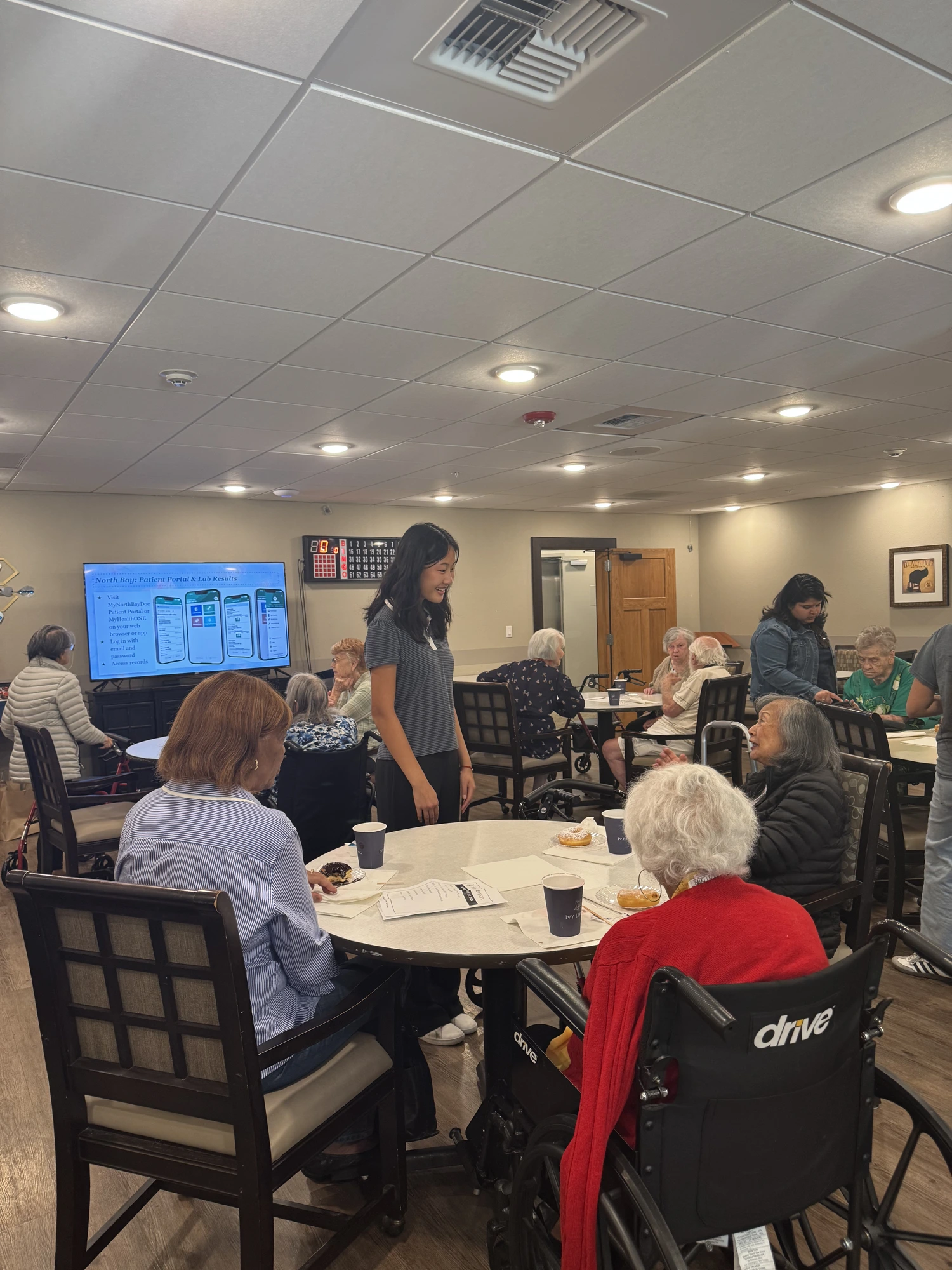 Volunteer with Ivy Living seniors