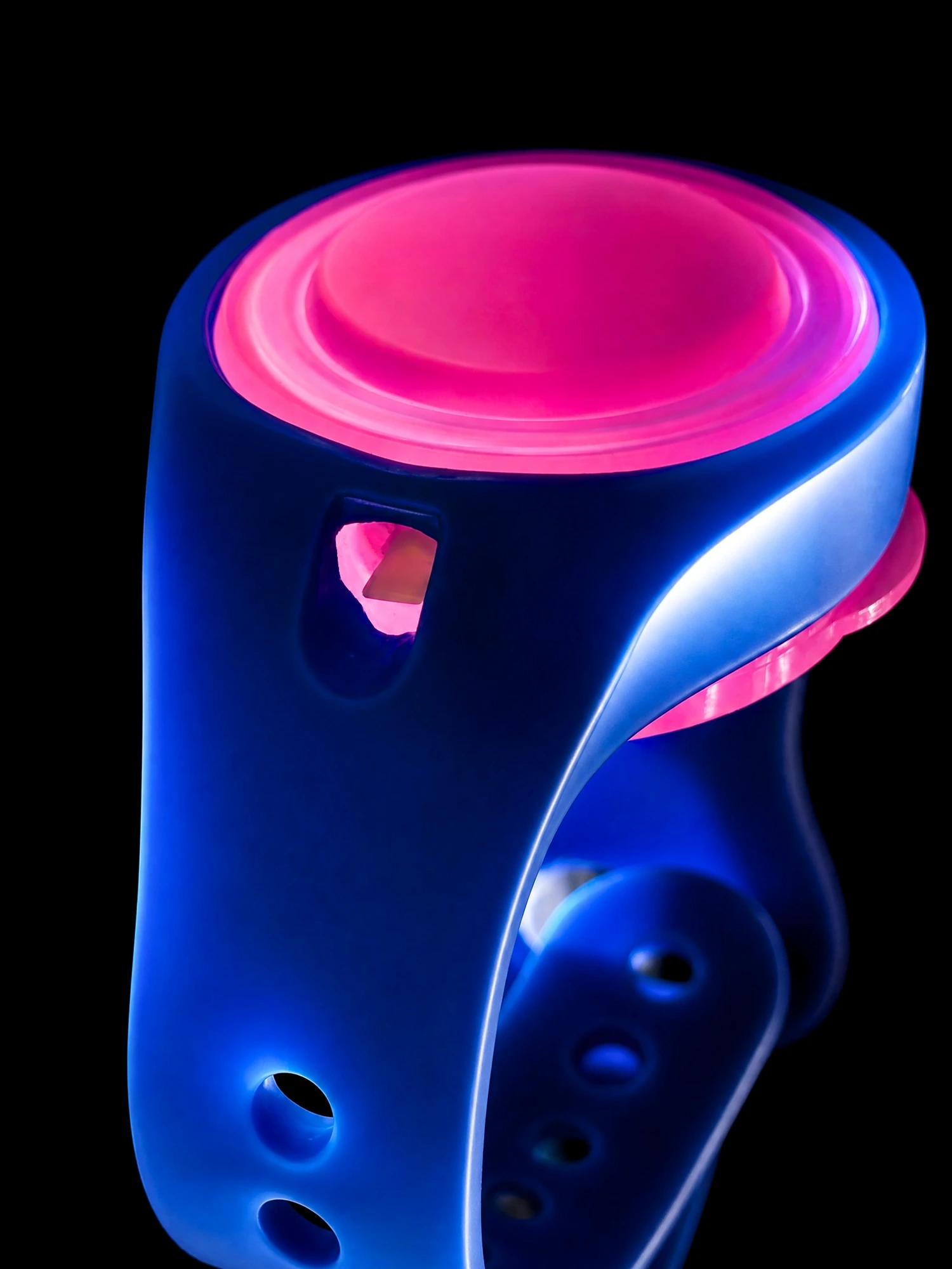 WearSpray silicone band with the pressure-actuated reservoir glowing